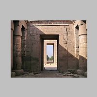 Karnak, Khonsu Temple, photo Neithsabes, Wikipedia,3.jpg